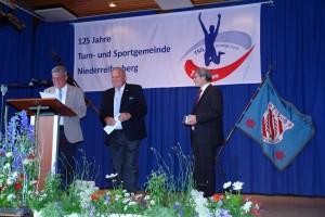 Helmut Meister (Landessportbund), Norbert Möller (Sportkreis) und Karl Breitung